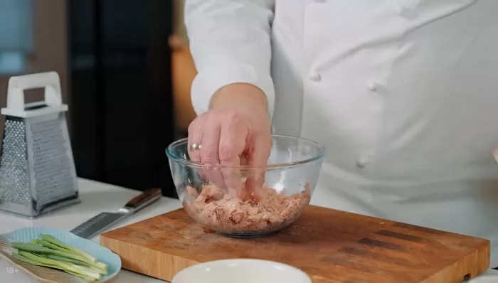 Хрустящие пирожки из лаваша - рецепт от Константина Ивлева