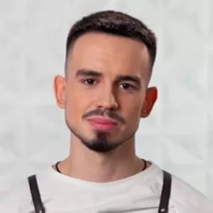 Алексей Емашев — , участник шоу «Молодые ножи» с Ивлевым Алексей Емашев — участник шоу «Молодые ножи» с Ивлевым