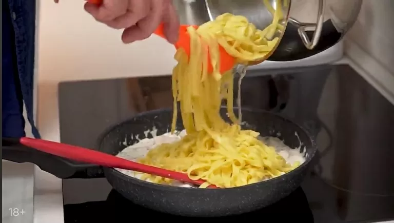 Паста с курицей в сливочном соусе - рецепт от Константина Ивлева