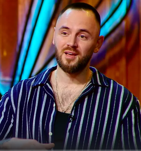 Антон Гайворонский — Певец, участник шоу «Битва шефов. Звёзды» с Ивлевым Антон Гайворонский — участник шоу «Битва шефов. Звёзды» с Ивлевым