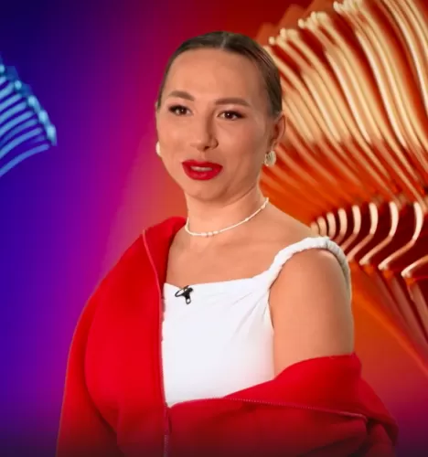 Ольга Шараухова — , участник шоу «Полная посадка» с Ивлевым Ольга Шараухова — участник шоу «Полная посадка» с Ивлевым