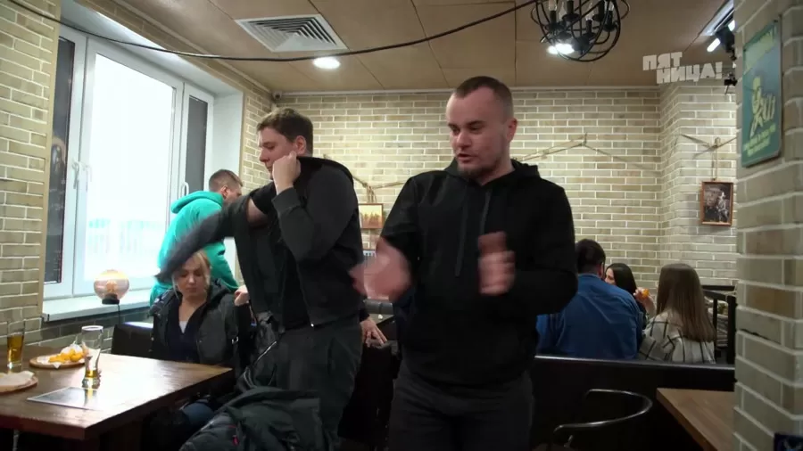 Справилось ли заведение Синий лось с полной посадкой?