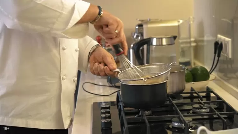 Тыквеннный крем-суп с креветками - рецепт от Константина Ивлева