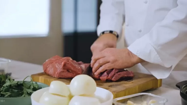 Мясо по-Кремлевски - рецепт от Константина Ивлева