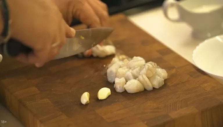 Тыквеннный крем-суп с креветками - рецепт от Константина Ивлева