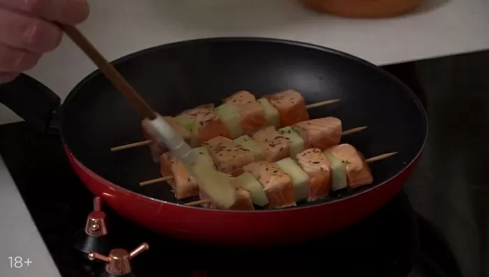 Шашлычки из семги - рецепт от Константина Ивлева