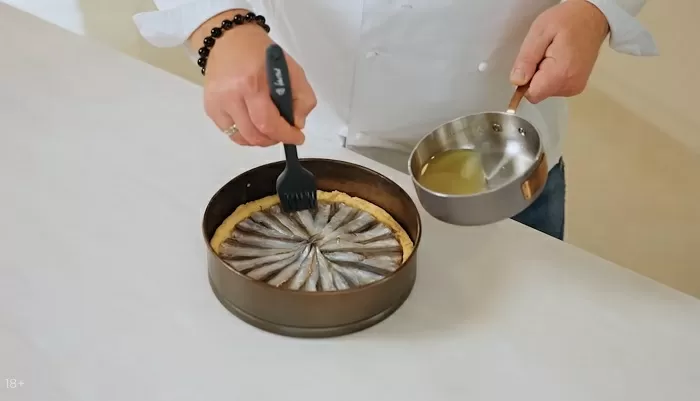 Пирог с мойвой - рецепт от Константина Ивлева