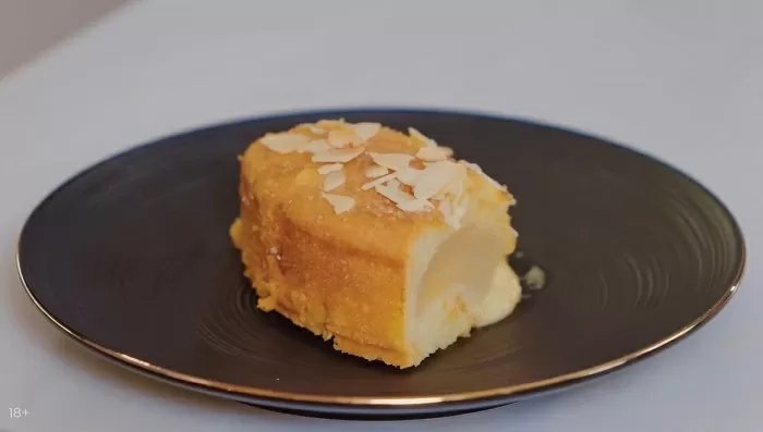 Пирог с грушей и миндалем - рецепт от Константина Ивлева