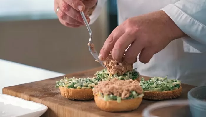 Сэндвич с тунцом - рецепт от Константина Ивлева