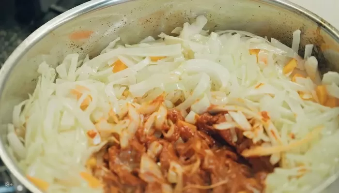 Бигос из мяса и капусты - рецепт от Константина Ивлева