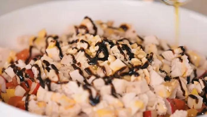 Салат из свежих овощей и курицы - рецепт от Константина Ивлева