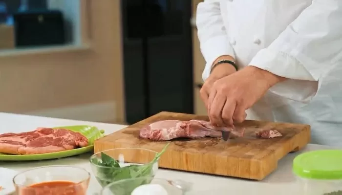 Шницель на кости - рецепт от Константина Ивлева