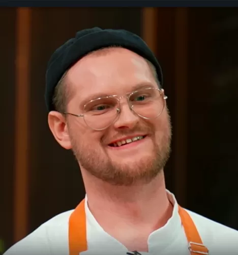 Артем Гриц — Повар-технолог, участник шоу «Полная посадка» с Ивлевым Артем Гриц — участник шоу «Полная посадка» с Ивлевым