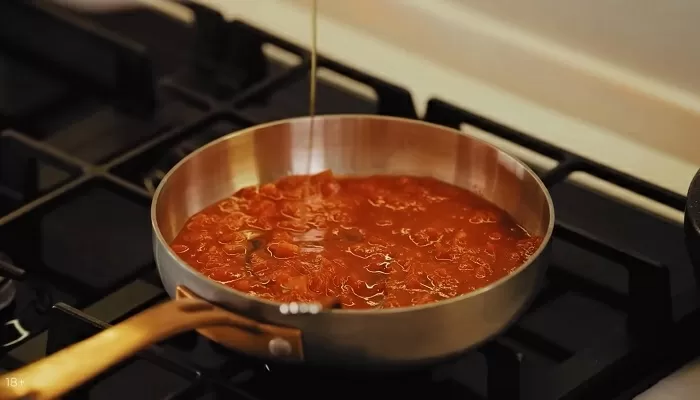 Запеченные баклажаны с фаршем - рецепт от Константина Ивлева