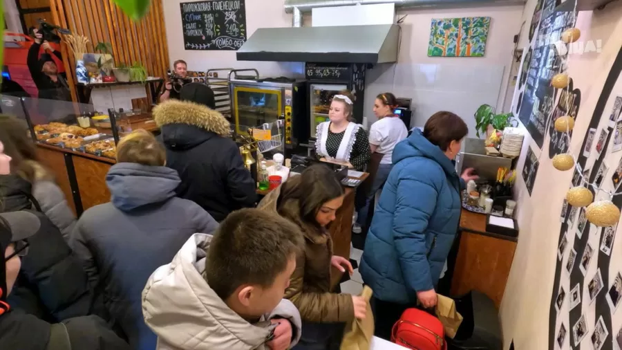 Справилось ли заведение Пирожковая Голенецкой с полной посадкой?