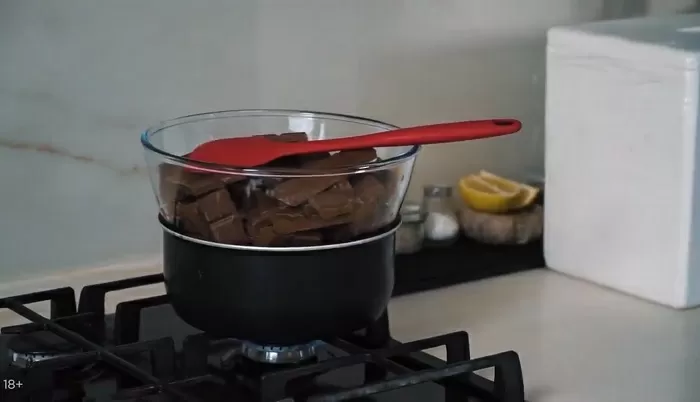 Шоколадное и йогуртовое фондю - рецепт от Константина Ивлева