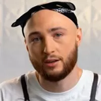 Иван Клочков — , участник шоу «Молодые ножи» с Ивлевым Иван Клочков — участник шоу «Молодые ножи» с Ивлевым