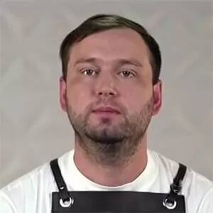 Максим Ольховский — , участник шоу «Молодые ножи» с Ивлевым Максим Ольховский — участник шоу «Молодые ножи» с Ивлевым