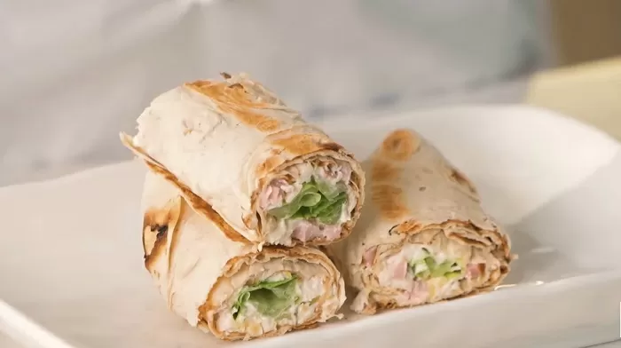 Горячий ролл в лаваше - рецепт от Константина Ивлева