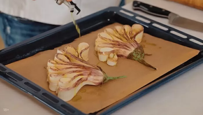 Запеченные баклажаны с фаршем - рецепт от Константина Ивлева