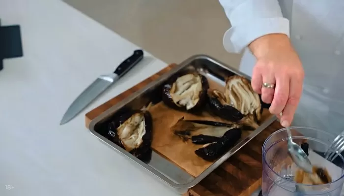 Бабагануш с хрустящими хлебцами - рецепт от Константина Ивлева