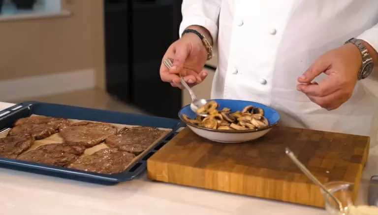 Мясо по-Французски - рецепт от Константина Ивлева