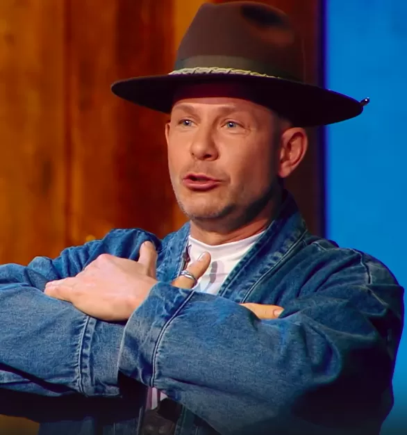 Митя Фомин — Певец, участник шоу «Битва шефов. Звёзды» с Ивлевым Митя Фомин — участник шоу «Битва шефов. Звёзды» с Ивлевым