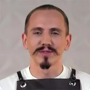 Алексей Савин — , участник шоу «Молодые ножи» с Ивлевым Алексей Савин — участник шоу «Молодые ножи» с Ивлевым