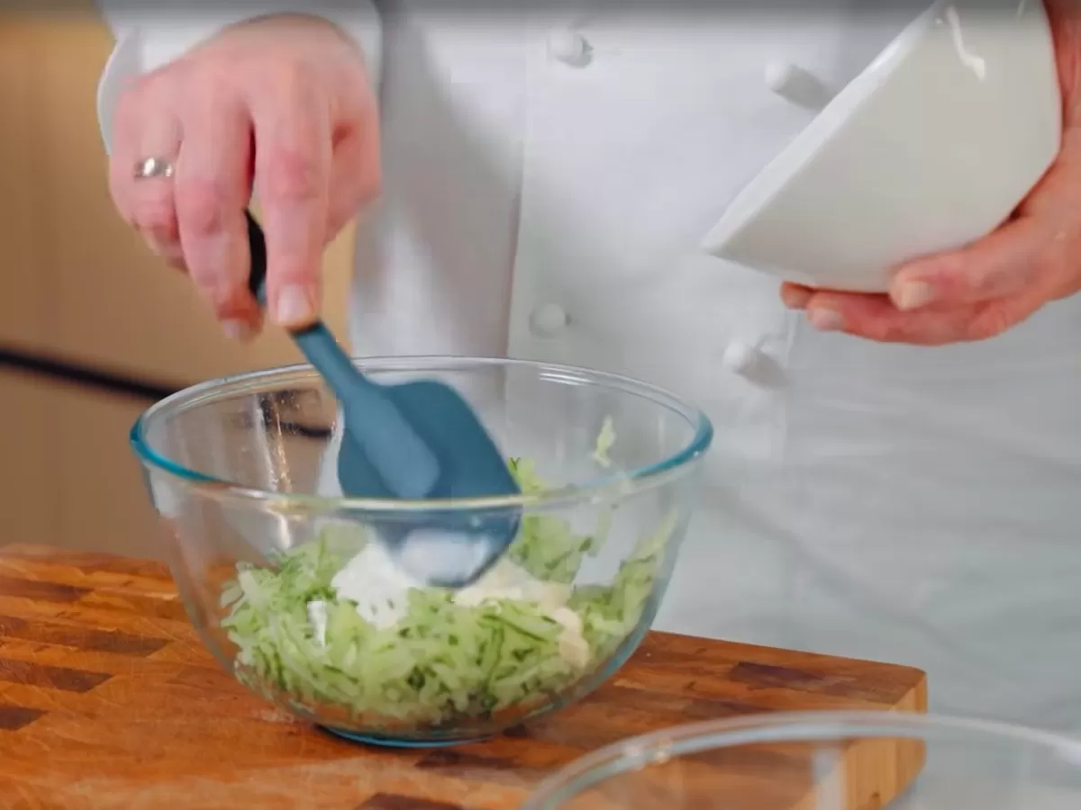 Бургер на греческий манер - рецепт от Константина Ивлева