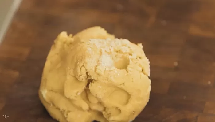 Пирог с курицей, сыром и томатами - рецепт от Константина Ивлева