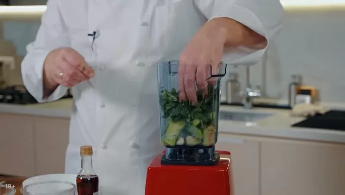 Вкусный суп из твердого авокадо - рецепт от Константина Ивлева