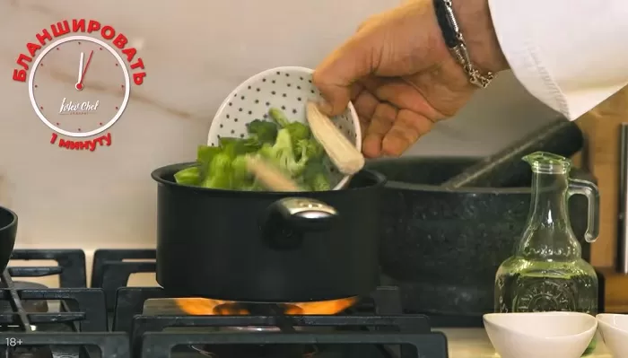 Лапша с курицей и овощами - рецепт от Константина Ивлева