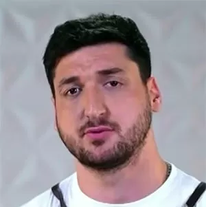 Заурбек Зангиев — , участник шоу «Молодые ножи» с Ивлевым Заурбек Зангиев — участник шоу «Молодые ножи» с Ивлевым