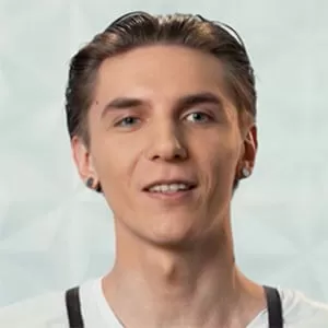 Илья Корейша — , участник шоу «Молодые ножи» с Ивлевым Илья Корейша — участник шоу «Молодые ножи» с Ивлевым