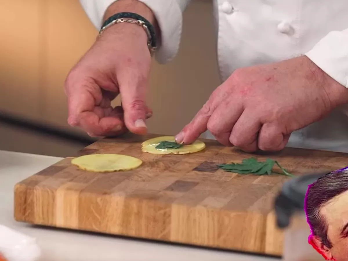 Картофельно-трюфельные чипсы с зеленью - рецепт от Константина Ивлева