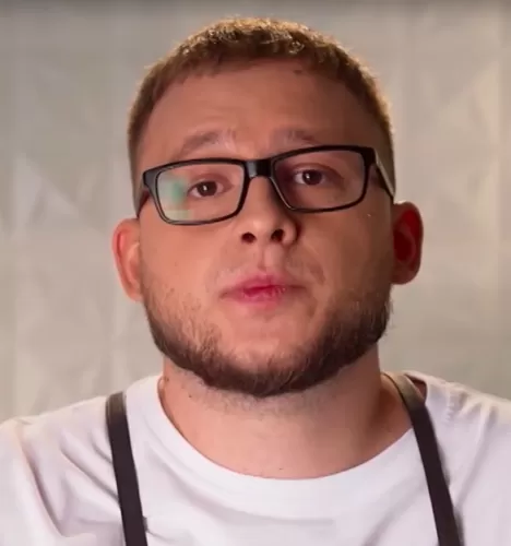 Дмитрий Евдокимов — Шеф-повар, участник шоу «Молодые ножи» с Ивлевым Дмитрий Евдокимов — участник шоу «Молодые ножи» с Ивлевым