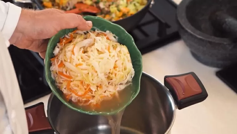 Щи с капустой и грибами - рецепт от Константина Ивлева