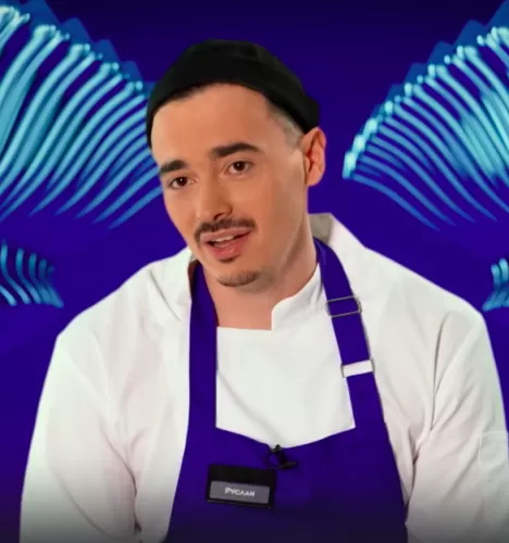 Руслан Хасьяншин — , участник шоу «Полная посадка» с Ивлевым Руслан Хасьяншин — участник шоу «Полная посадка» с Ивлевым