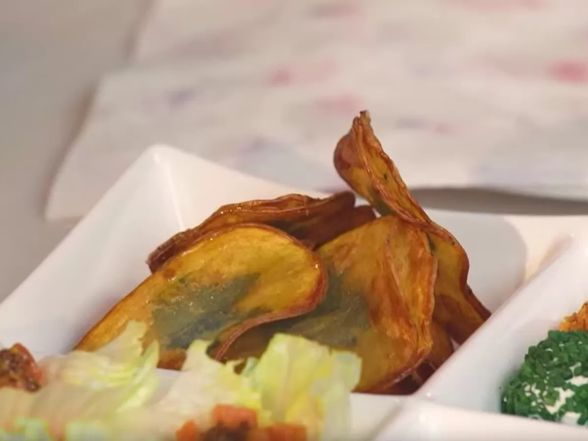 Картофельно-трюфельные чипсы с зеленью - рецепт от Константина Ивлева