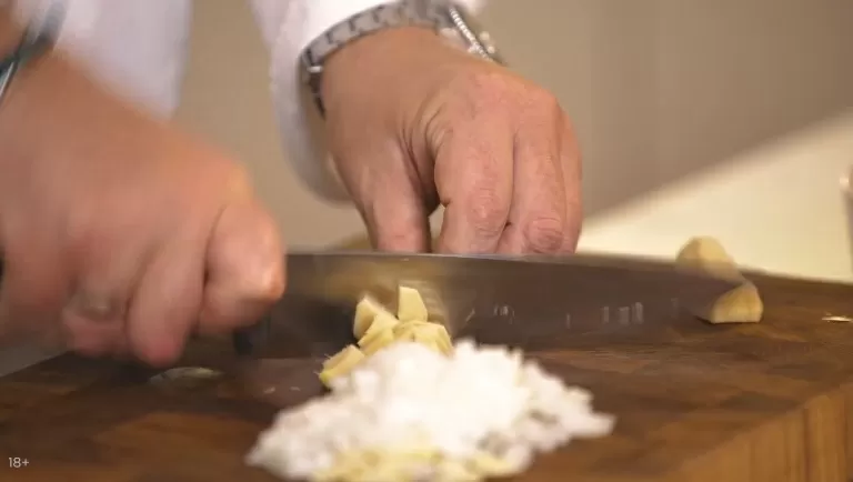 Тыквеннный крем-суп с креветками - рецепт от Константина Ивлева