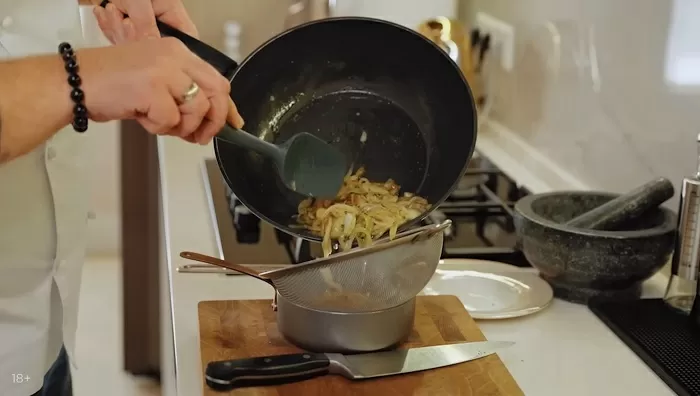 Пирог с мойвой - рецепт от Константина Ивлева