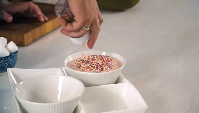 Шоколадное и йогуртовое фондю - рецепт от Константина Ивлева