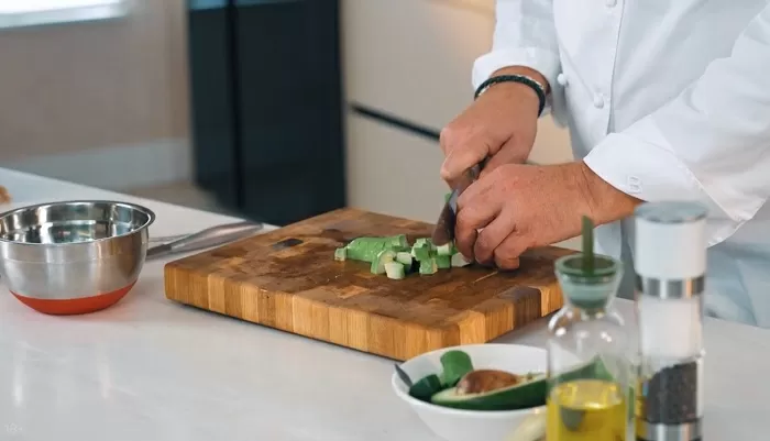 Сэндвич с лососем и авокадо - рецепт от Константина Ивлева