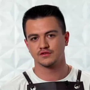 Дамир Муратов — , участник шоу «Молодые ножи» с Ивлевым Дамир Муратов — участник шоу «Молодые ножи» с Ивлевым