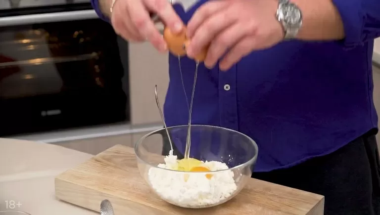 Творожная запеканка - рецепт от Константина Ивлева