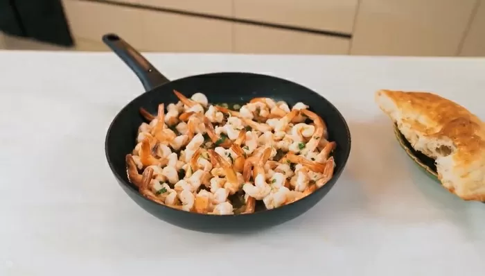 Жареные креветки - рецепт от Константина Ивлева