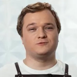 Николай Рябинин — , участник шоу «Молодые ножи» с Ивлевым Николай Рябинин — участник шоу «Молодые ножи» с Ивлевым