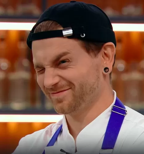 Евгений Портнов — Повар, участник шоу «Полная посадка» с Ивлевым Евгений Портнов — участник шоу «Полная посадка» с Ивлевым