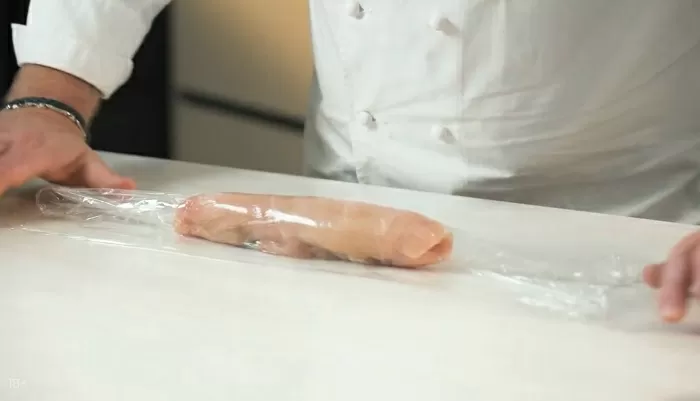 Куриная грудка с крабом в мандариновом соусе - рецепт от Константина Ивлева