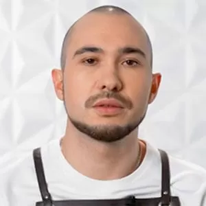 Булат Хадимуллин — , участник шоу «Молодые ножи» с Ивлевым Булат Хадимуллин — участник шоу «Молодые ножи» с Ивлевым